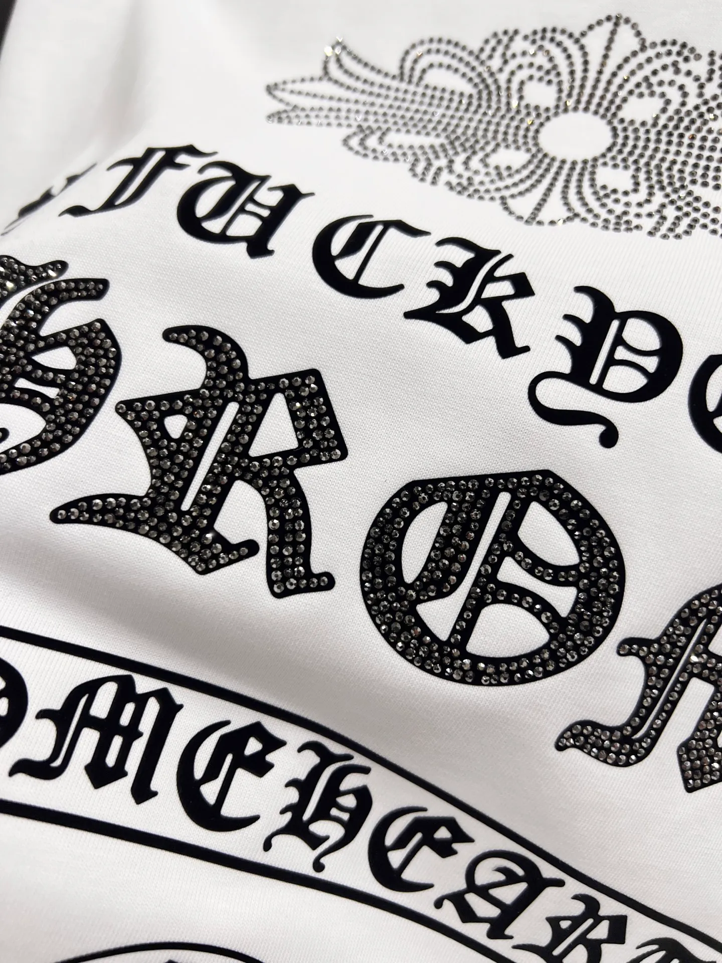 🅿️190 CH Crowe 2025 autumn and winter new short-sleeved T-shirt, cross foam technology + Middle Eastern Australian diamond design technology, the real thing is great🔥Same style for men and women, loose version, size S M L XL XXL five sizes black white